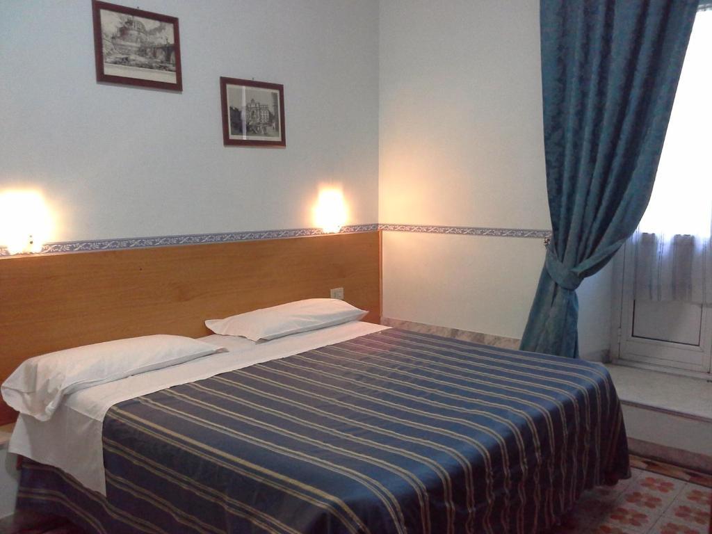 Collina Suites Rome Room photo